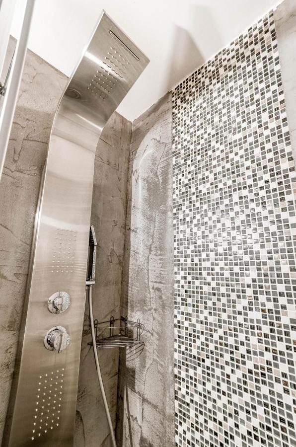 Апартаменты Lux Studio 11 With Yard In The Heart Of Афины Экстерьер фото
